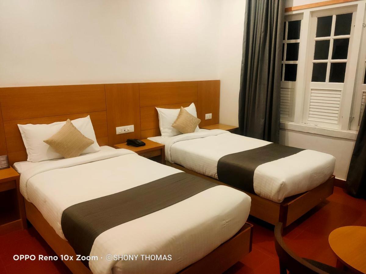 Agincourt Kuttikkanam Hotel Pīrmed Екстериор снимка