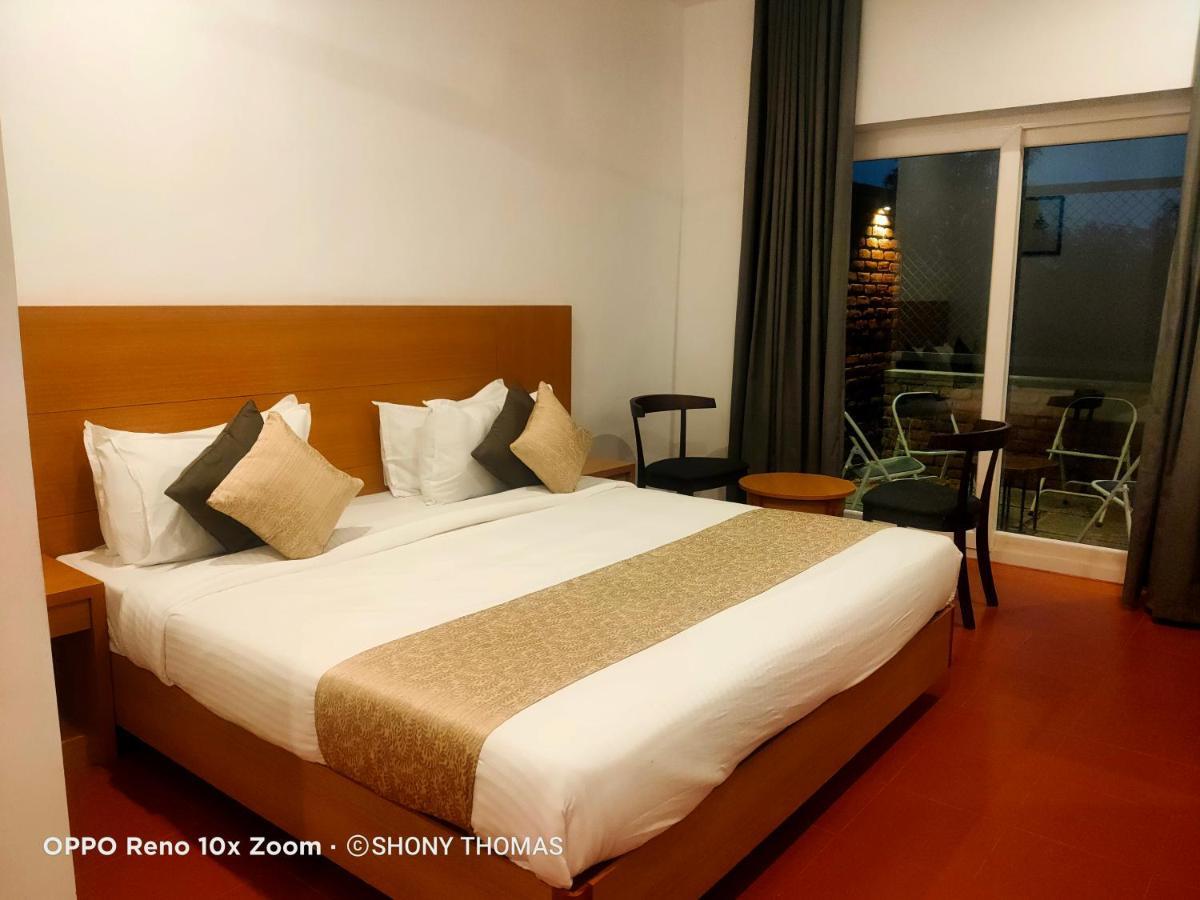 Agincourt Kuttikkanam Hotel Pīrmed Екстериор снимка