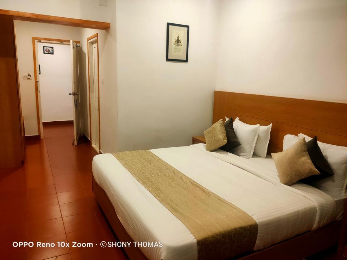 Agincourt Kuttikkanam Hotel Pīrmed Екстериор снимка