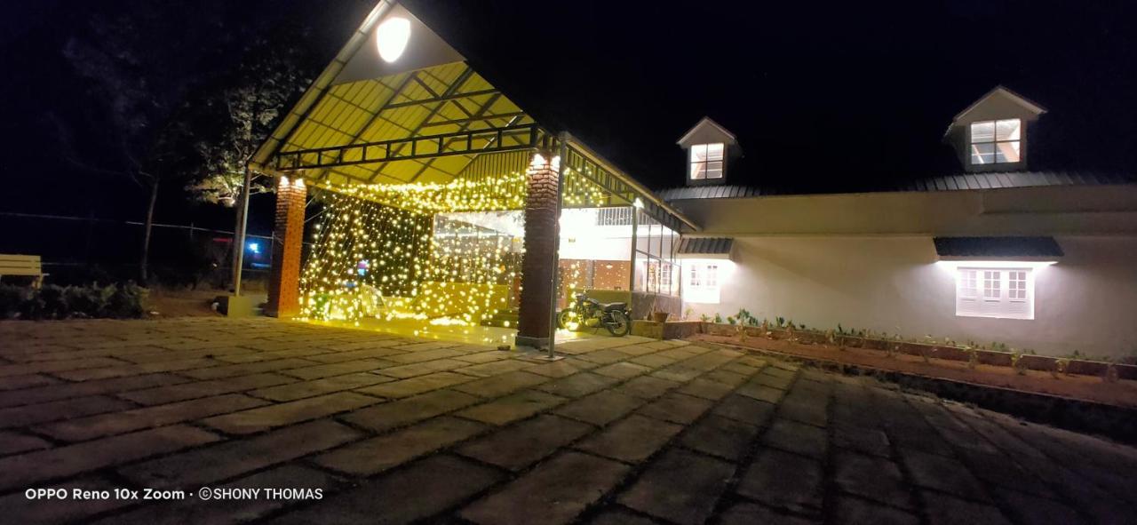 Agincourt Kuttikkanam Hotel Pīrmed Екстериор снимка