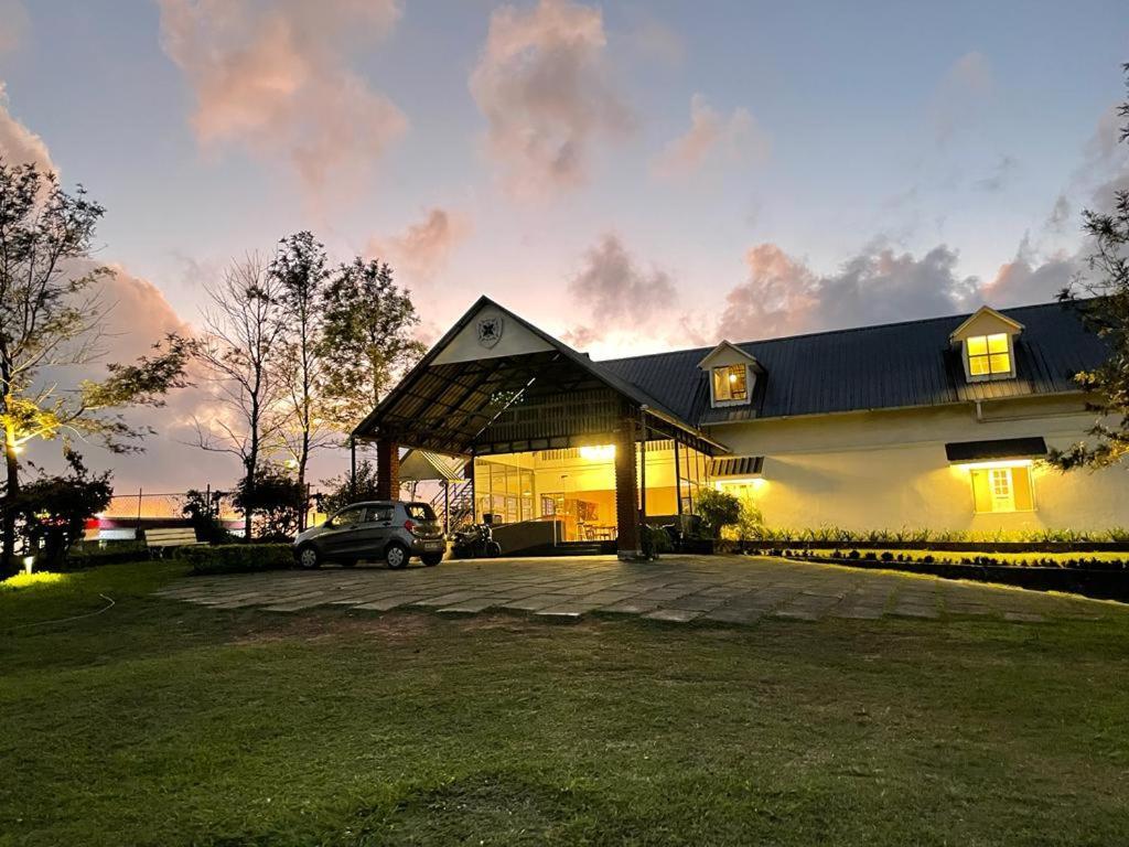 Agincourt Kuttikkanam Hotel Pīrmed Екстериор снимка